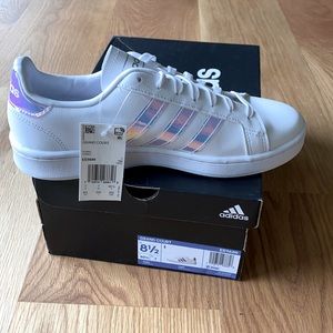 New Adidas women’s Grand Court silver metallic 8.5